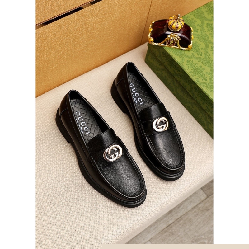 G*u*i leather shoes